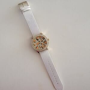 Vintage Watches Leopard Dial Quartz Watch Gold Case White Strap Crystal Bezel